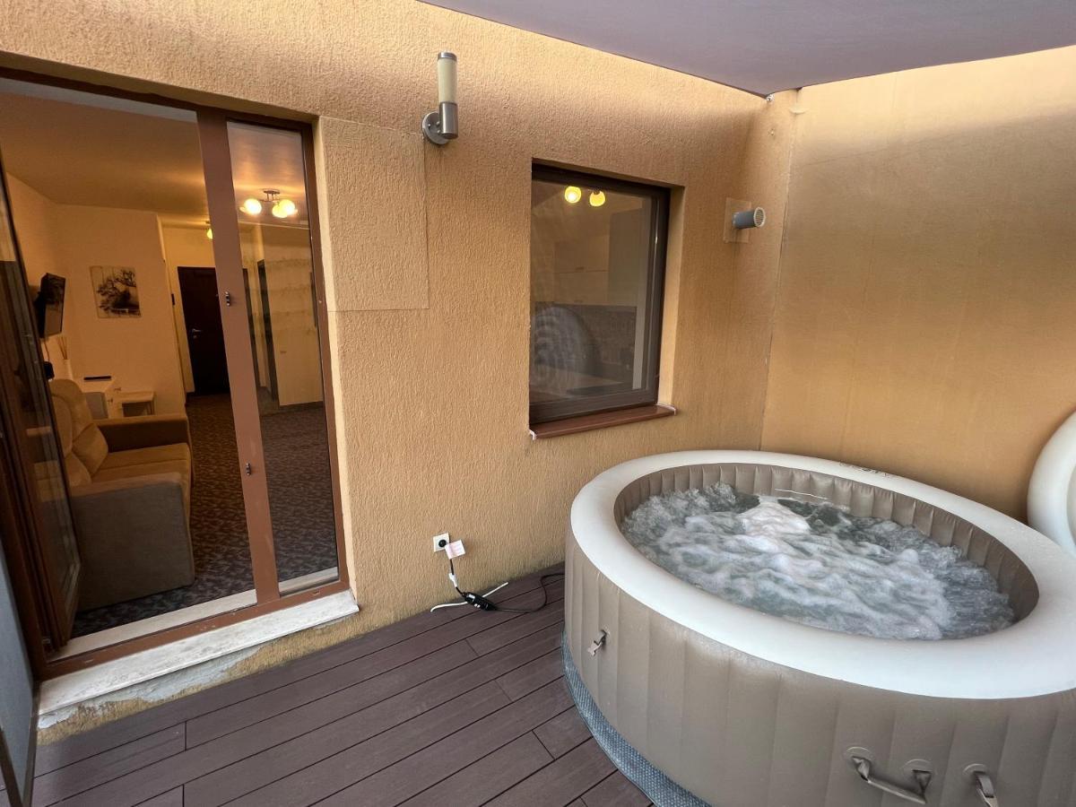 Coroni studio with jacuzzi Braszów Zewnętrze zdjęcie