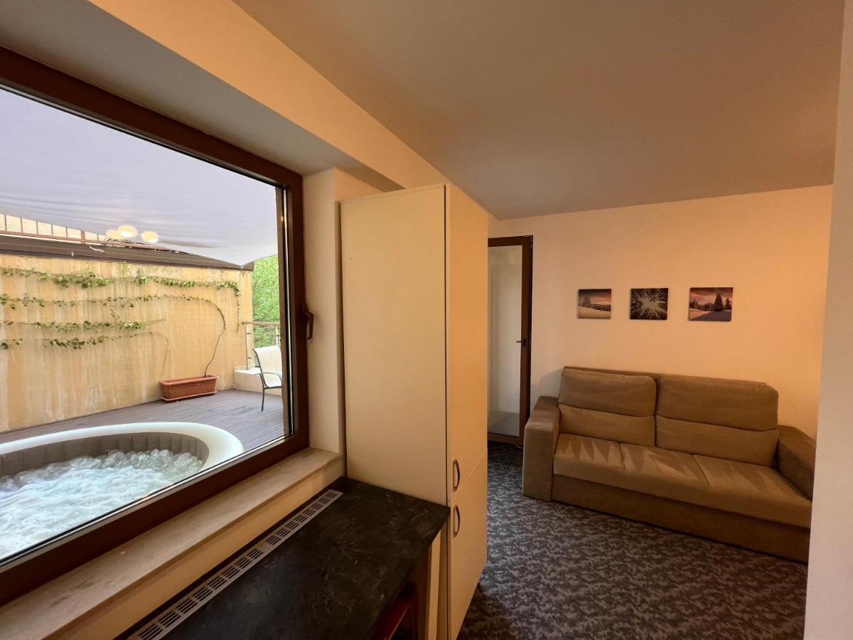 Coroni studio with jacuzzi Braszów Zewnętrze zdjęcie